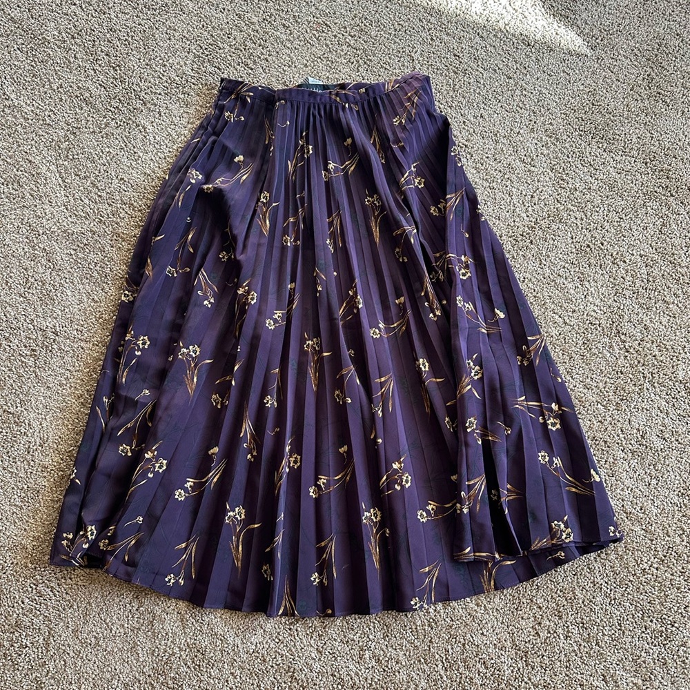 Long Floral Pleaded Skirt